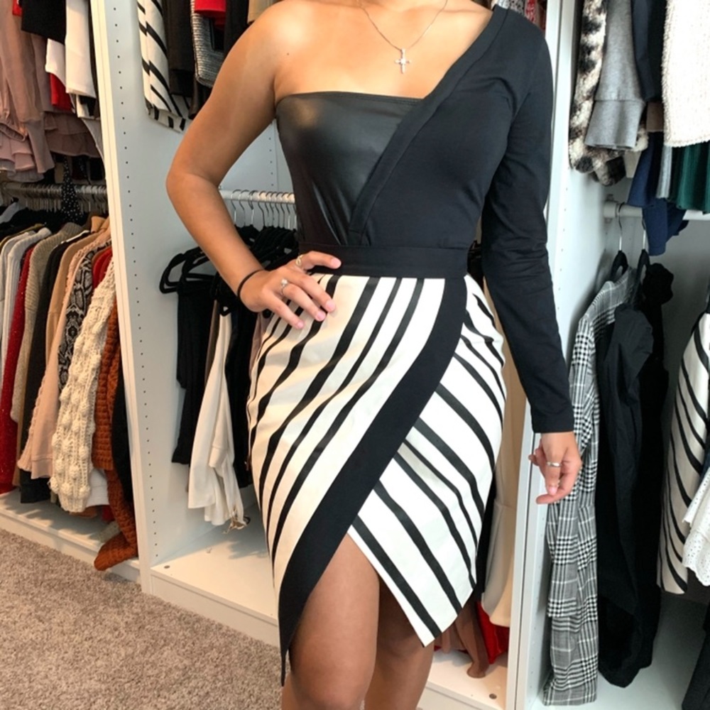 H&M Black & white knee length striped skirt - Picture 1 of 8